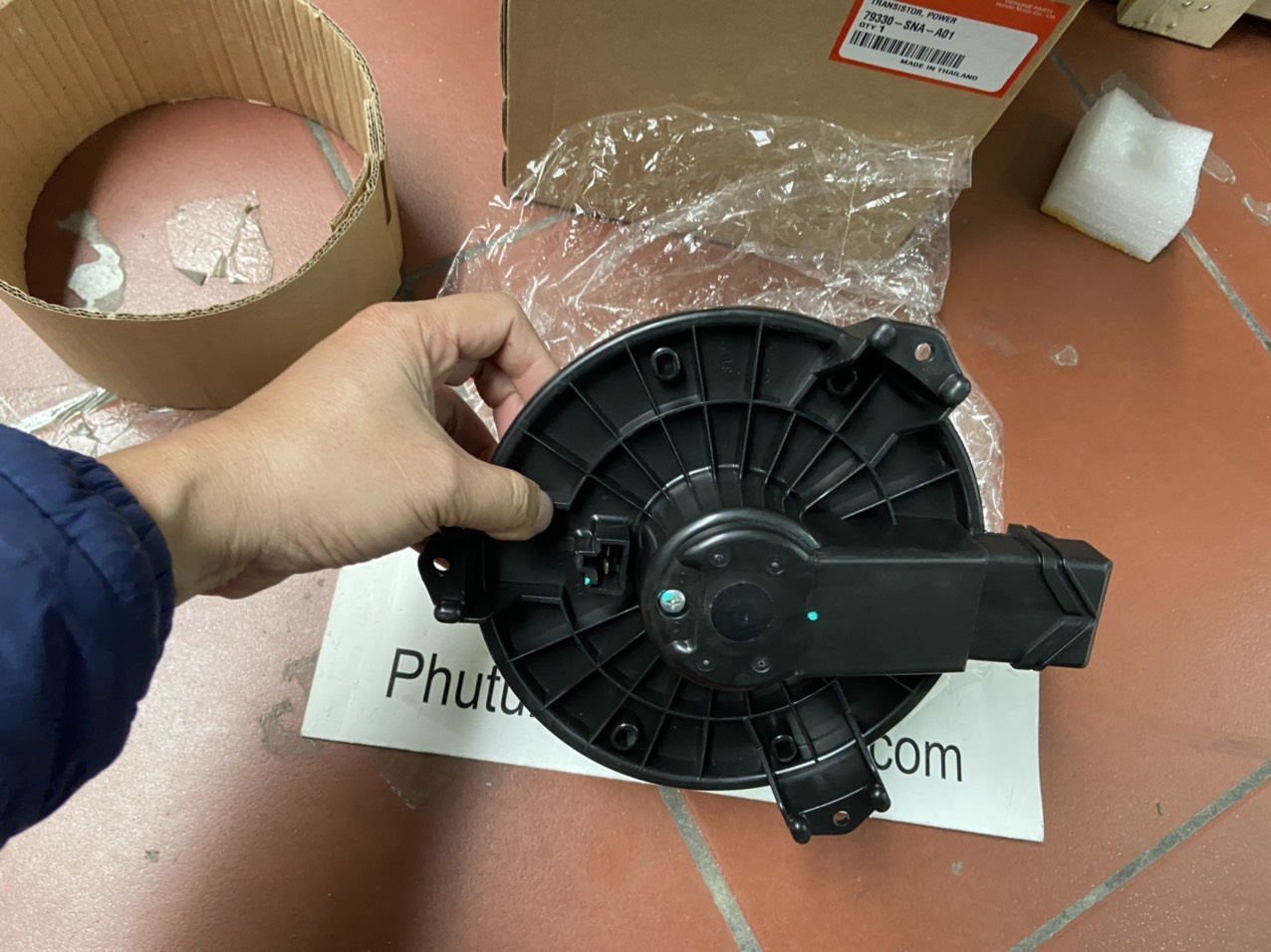 Mô tơ quạt dàn lạnh trong táp lô xe Honda CIVIC